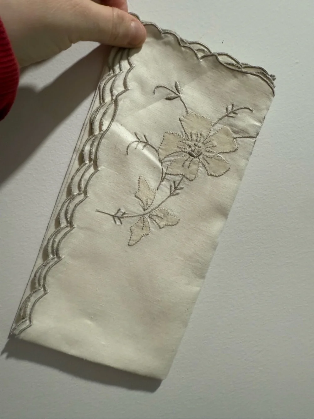 Set of 12 vintage Embroidered Floral Napkins - white with Beige gray Trim